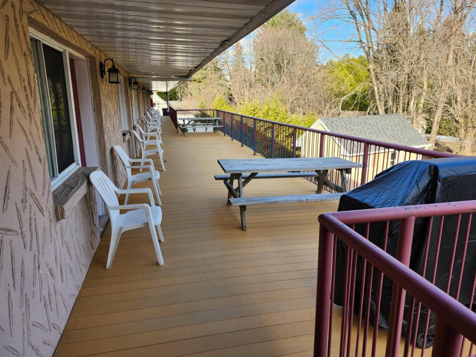 Motel Des Pentes Et Suites Saint-Sauveur Екстер'єр фото