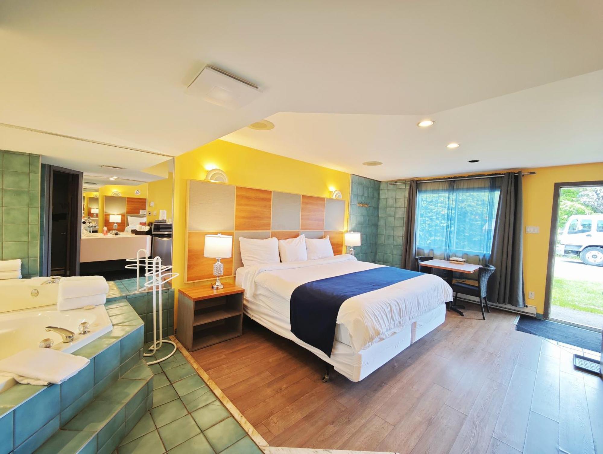 Motel Des Pentes Et Suites Saint-Sauveur Екстер'єр фото